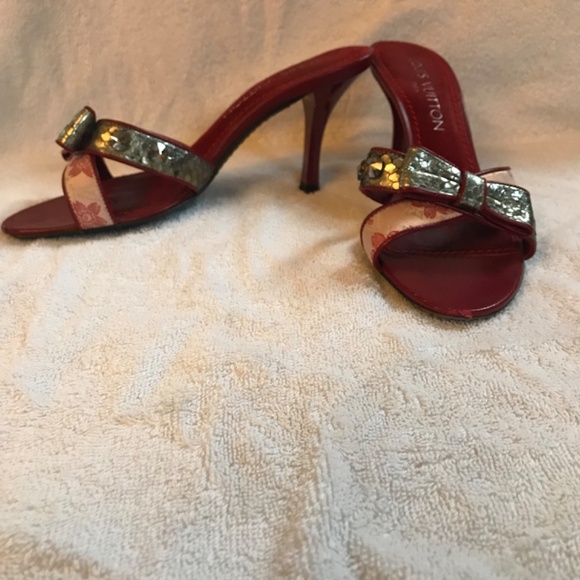 Louis Vuitton Red Satin Cherry Blossom Heel - Picture 2 of 4